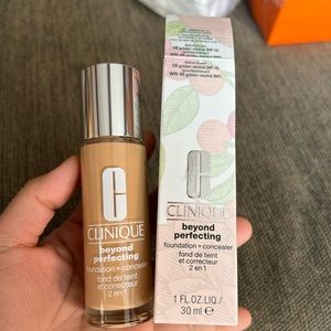 NIB Clinique Beyond Perfecting Foundation + Concealer